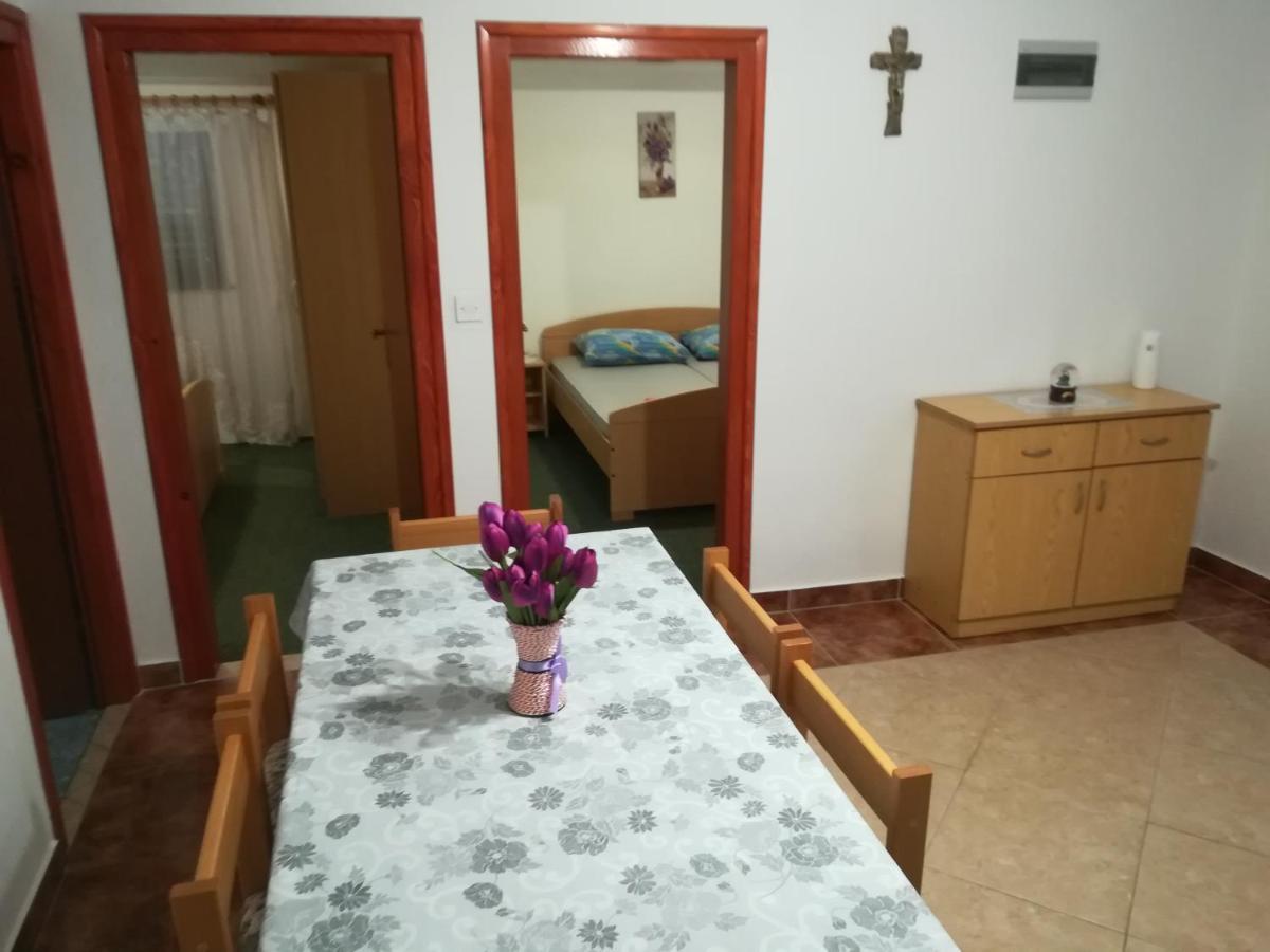 Apartman Borosa Vir Exterior photo